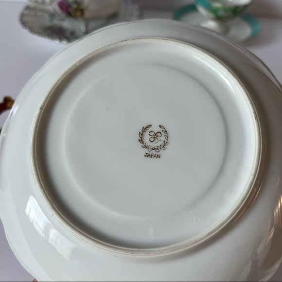 Vintage Teacup and saucer matching set - Picture 10 of 12